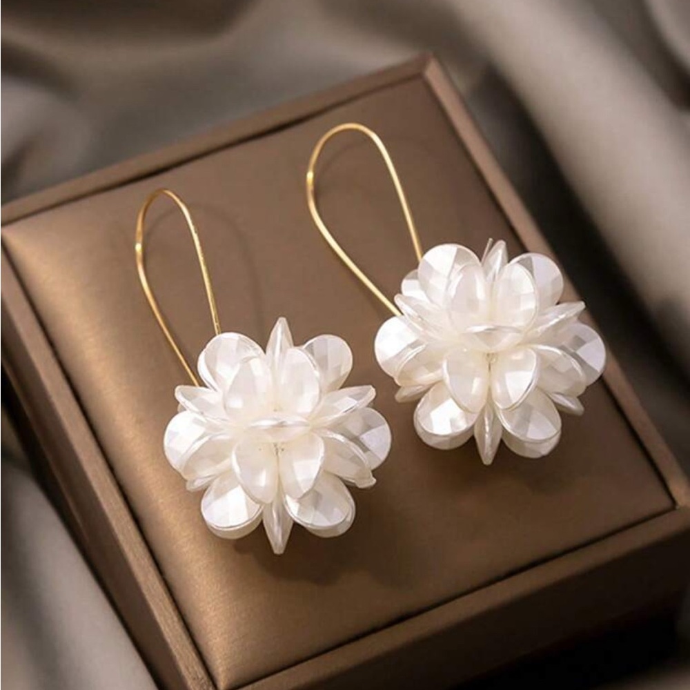 Flower Decor Gold Hoop Earrings